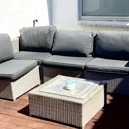Beach House Hollywood Apartment